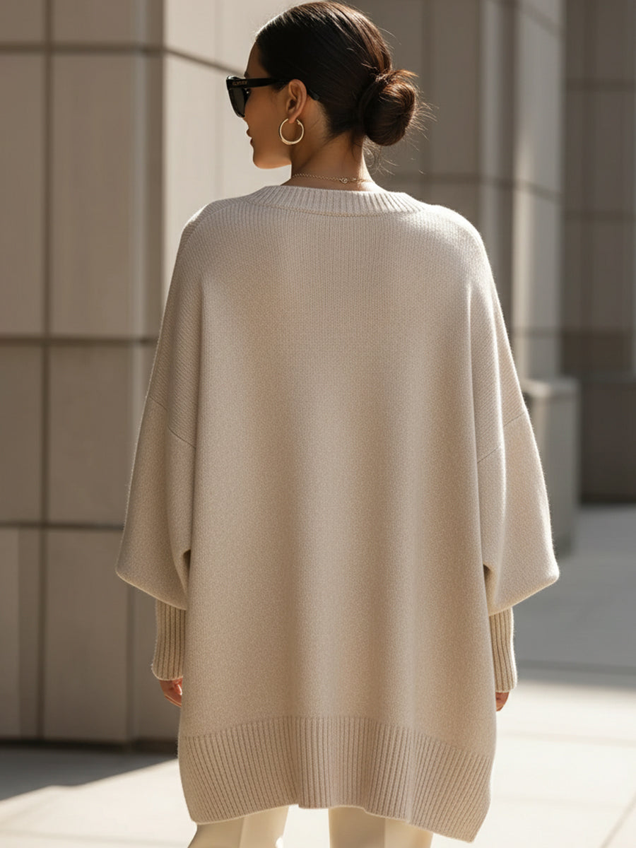 Comfortable long sleeve top: women's sophisticated oversized knit sweater, versatile and elegant.