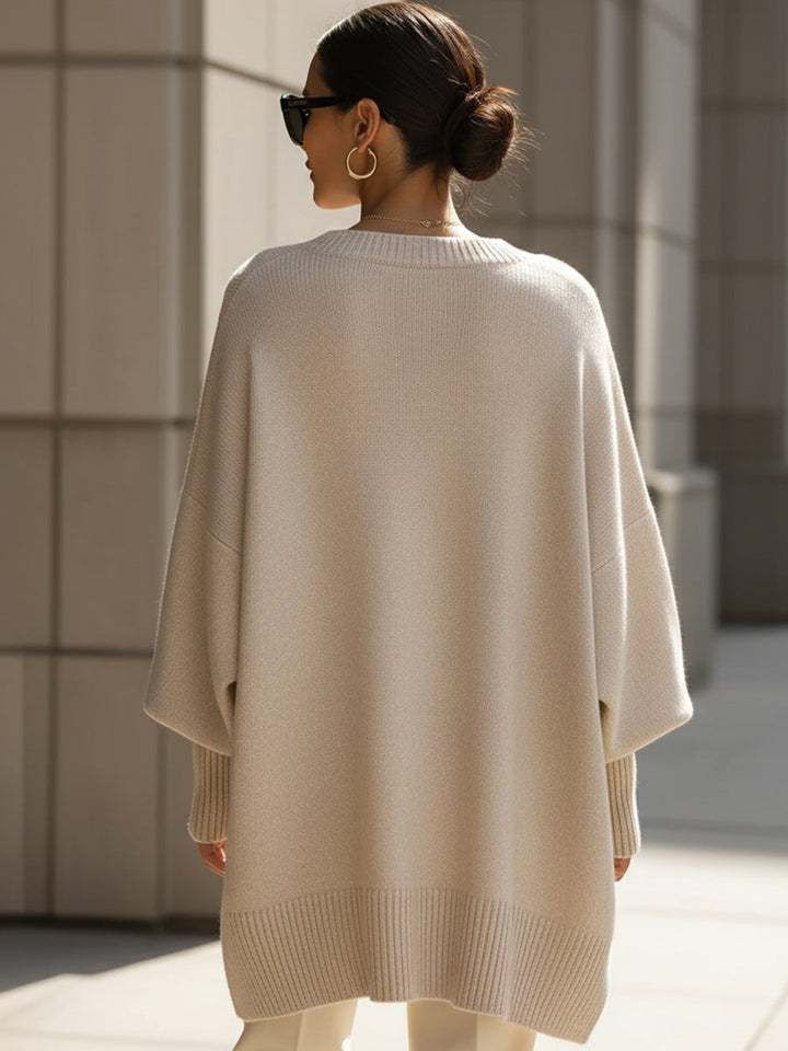 Comfortable long sleeve top: women's sophisticated oversized knit sweater, versatile and elegant.