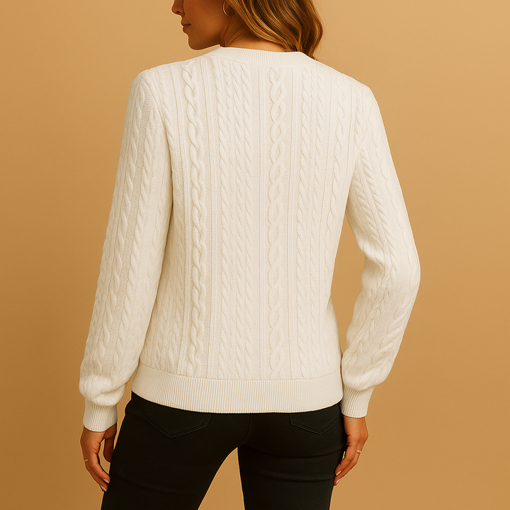 Stylish women's casual knit sweater. Chic crew neck top for everyday versatility, ideal for fall & winter layering.