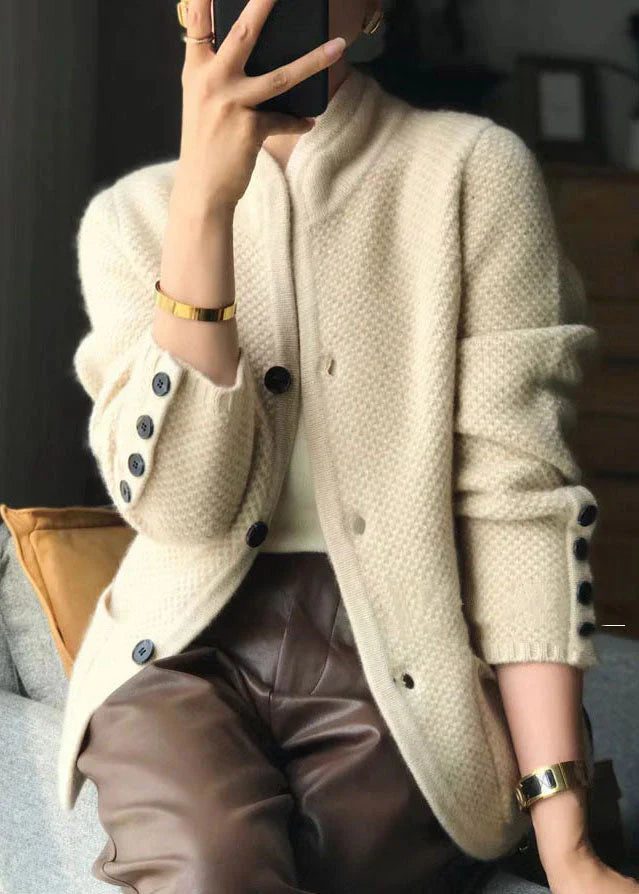 Smart casual women's open blazer. A versatile jacket for everyday elegance and comfortable layering.