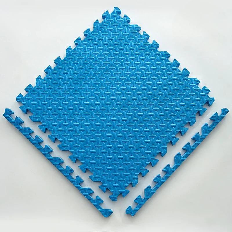 Children's safe extra-thick foam mat, perfect for crawling, tummy time, and play.