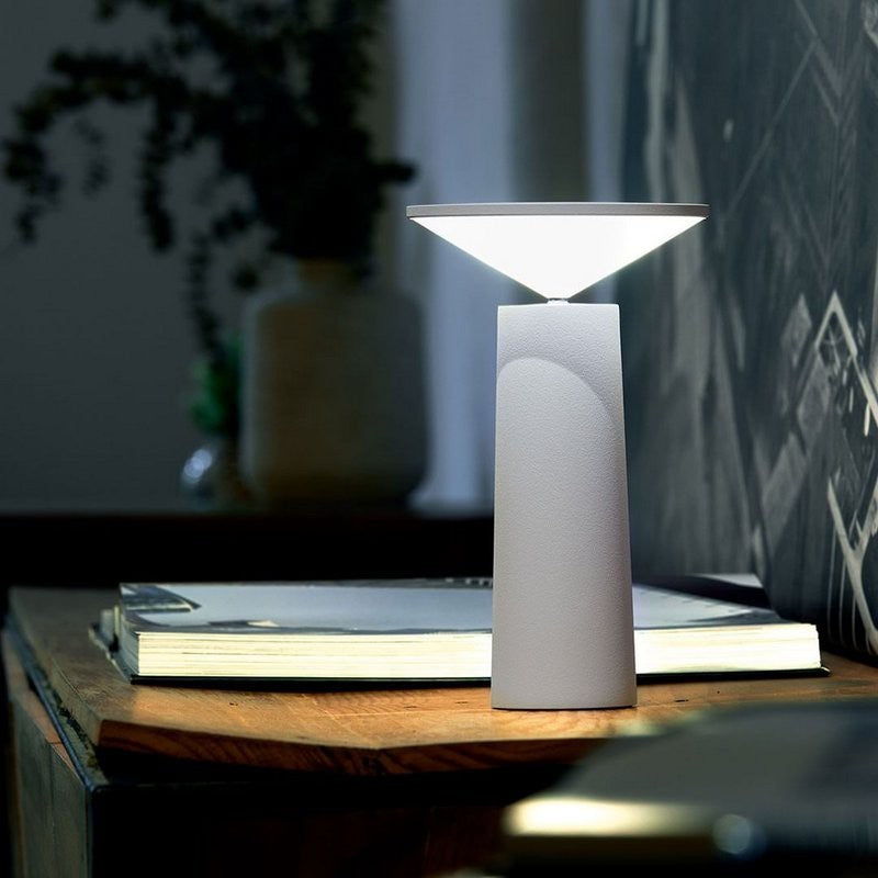 Portable wireless LED table lamp, flexible and dimmable, for versatile use.