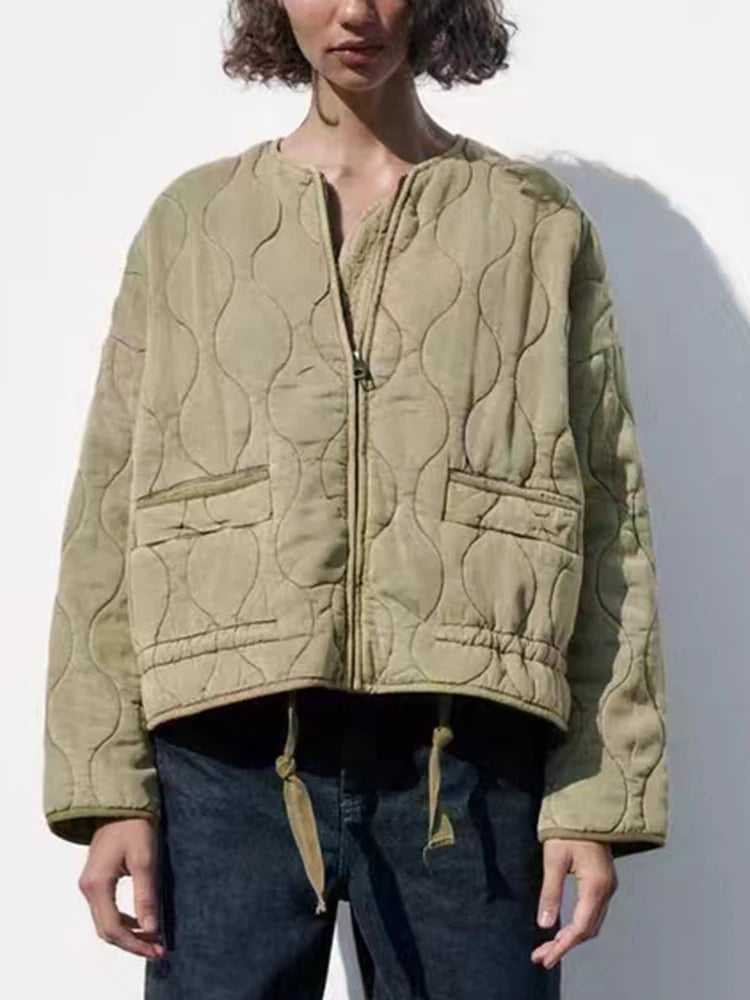 Retro style women's vintage quilted jacket, an essential piece for autumn and winter fashion outerwear.