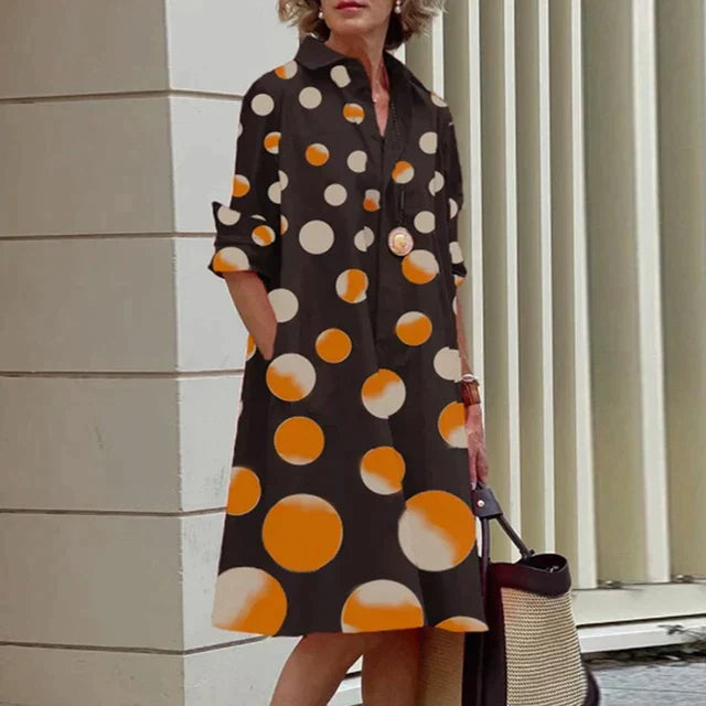 Versatile women's casual dress with a relaxed fit & pockets, essential for easy spring & summer style.