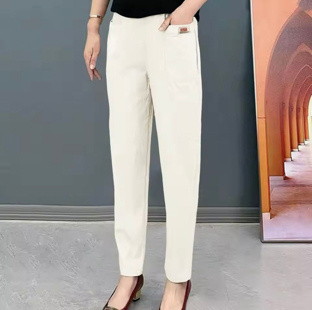 Versatile women's straight leg pants, relaxed fit for comfortable, modern casual & everyday wear.