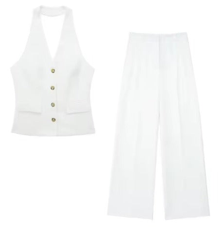 Chic women's two-piece elegant streetwear set. Versatile matching outfit for casual and comfy fashion.