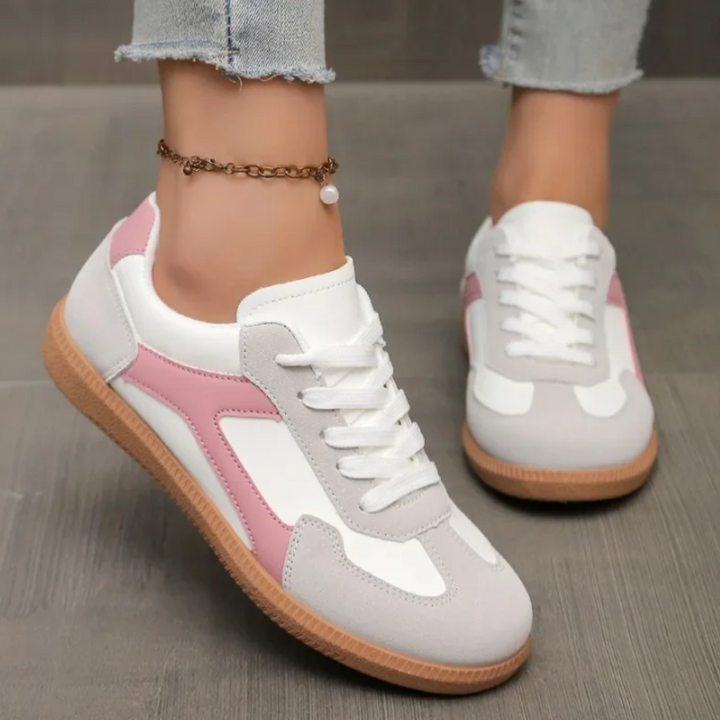 Sydney Varsity Arc women's sneakers, embodying retro athletic style. Perfect for comfortable, sporty, and casual everyday ensembles.