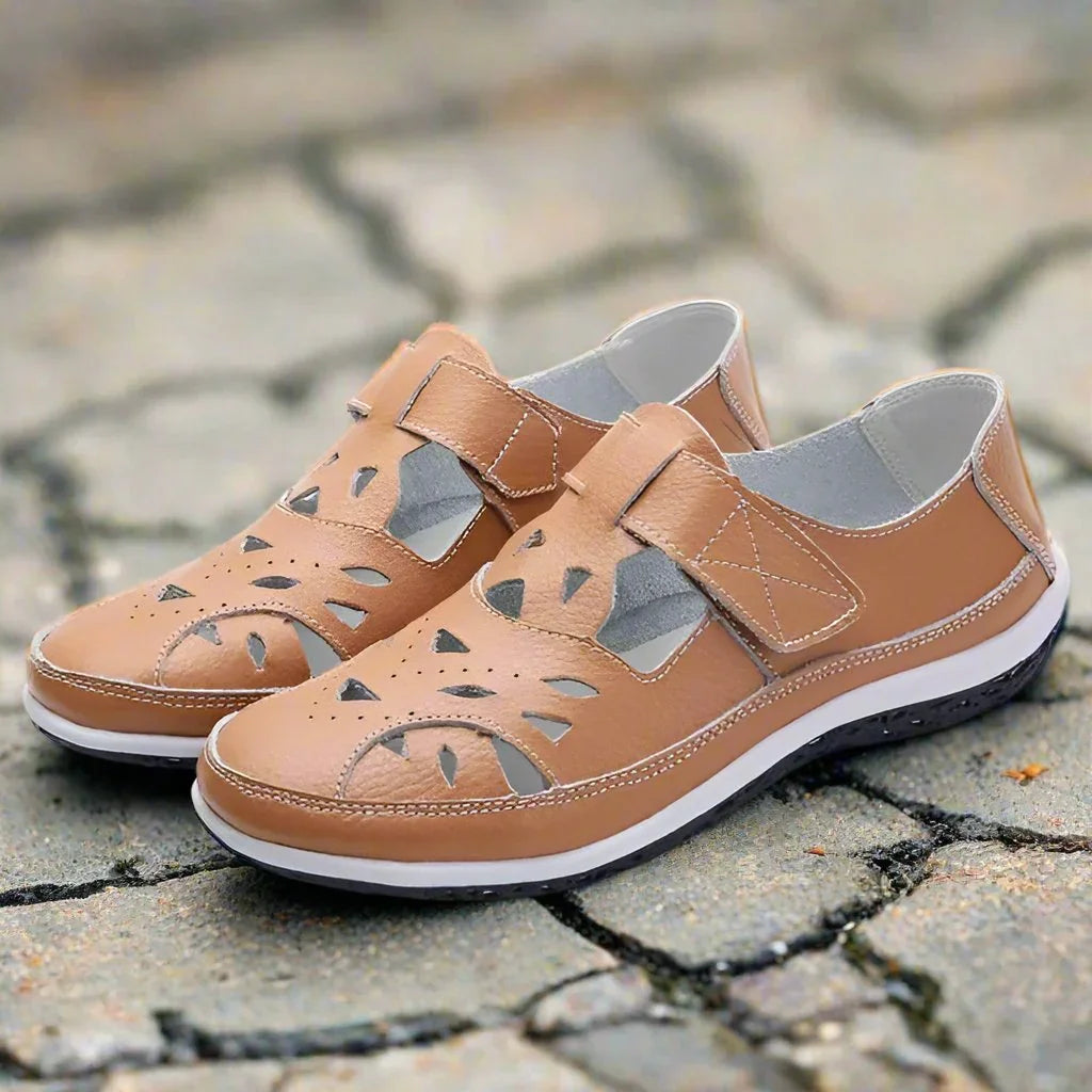 Adjustable closed-toe women's summer sandals, ideal for plantar fasciitis & walking.