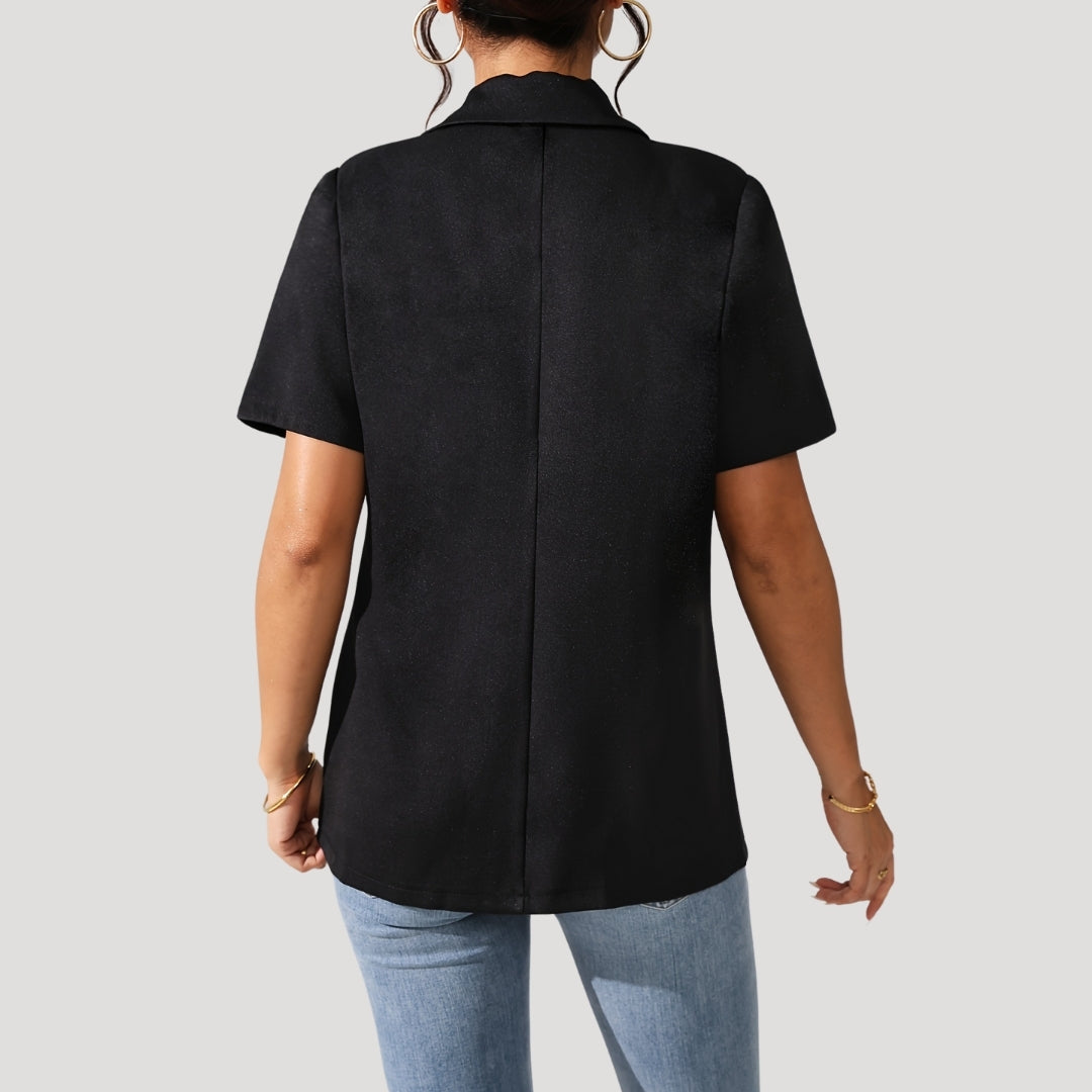 Sophisticated women's black short-sleeve blazer, ideal professional wear for elegant and versatile summer outfits.