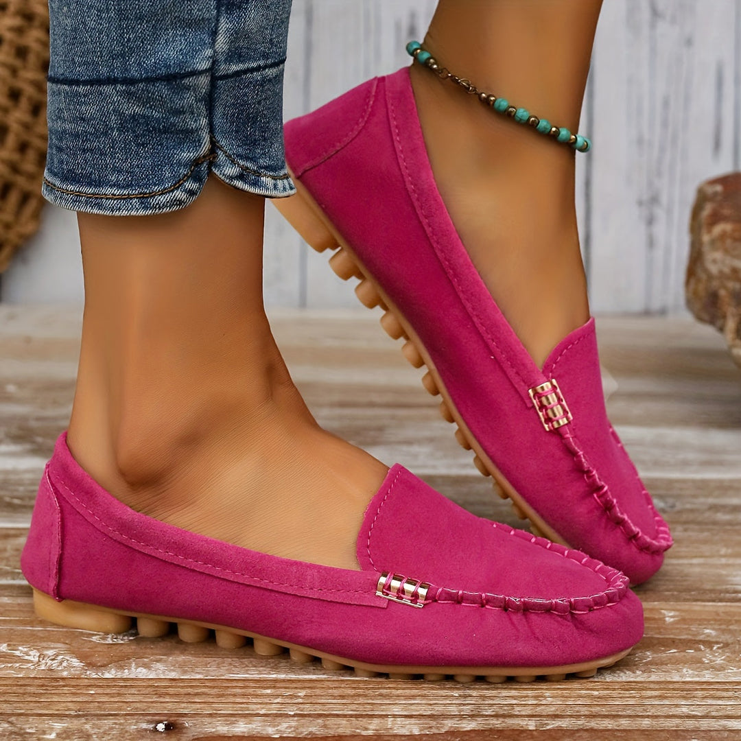 Versatile women's casual shoes, perfect slip-on loafers for ultimate comfort.