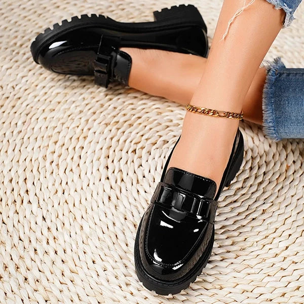 Versatile women's platform dress shoes with a chic bow, ideal for casual or professional looks.