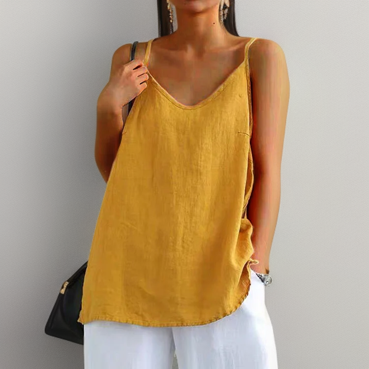 Comfortable women's round-neck tank top, a basic sleeveless essential for everyday and summer wear.