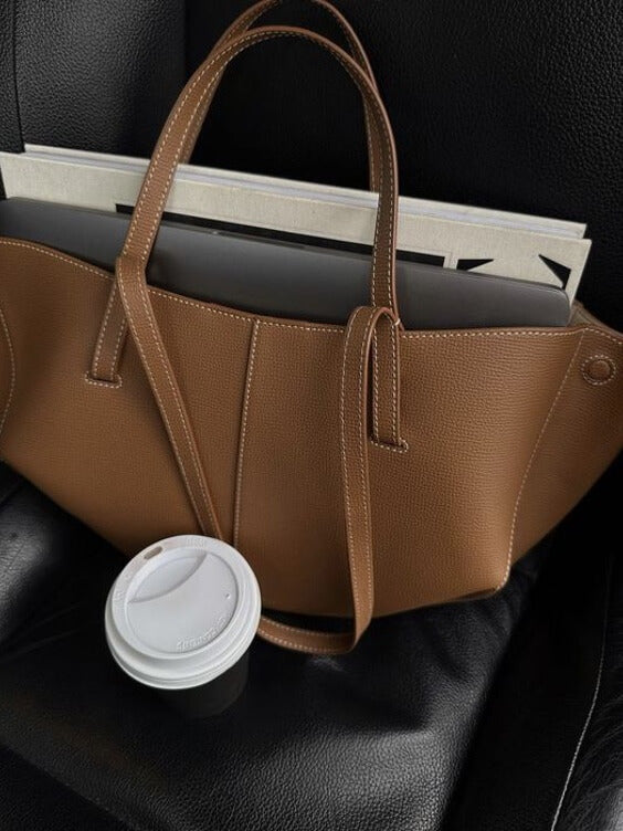 Functional women's large work tote, durable shoulder bag for daily professional use.