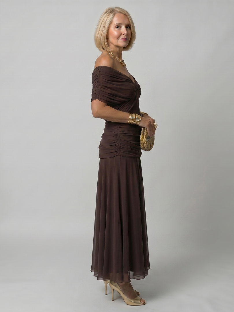 Comfortable women's off-shoulder flow midi dress, ideal for summer, elegant, and easy to wear.