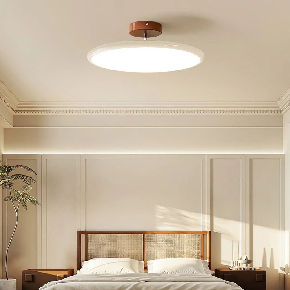 Adjustable LED ceiling lamp in a modern design, ideal for directional home and kitchen lighting.
