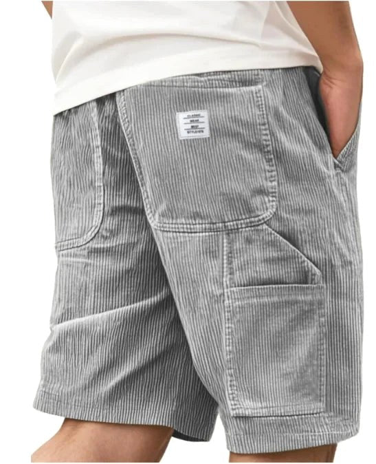 Casual men's cargo shorts, straight cut & relaxed fit, perfect for summer adventures.