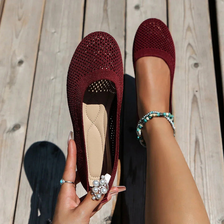 Front view: Women's casual orthopaedic walking shoes, designed for all-day comfort with an anti-slip sole.