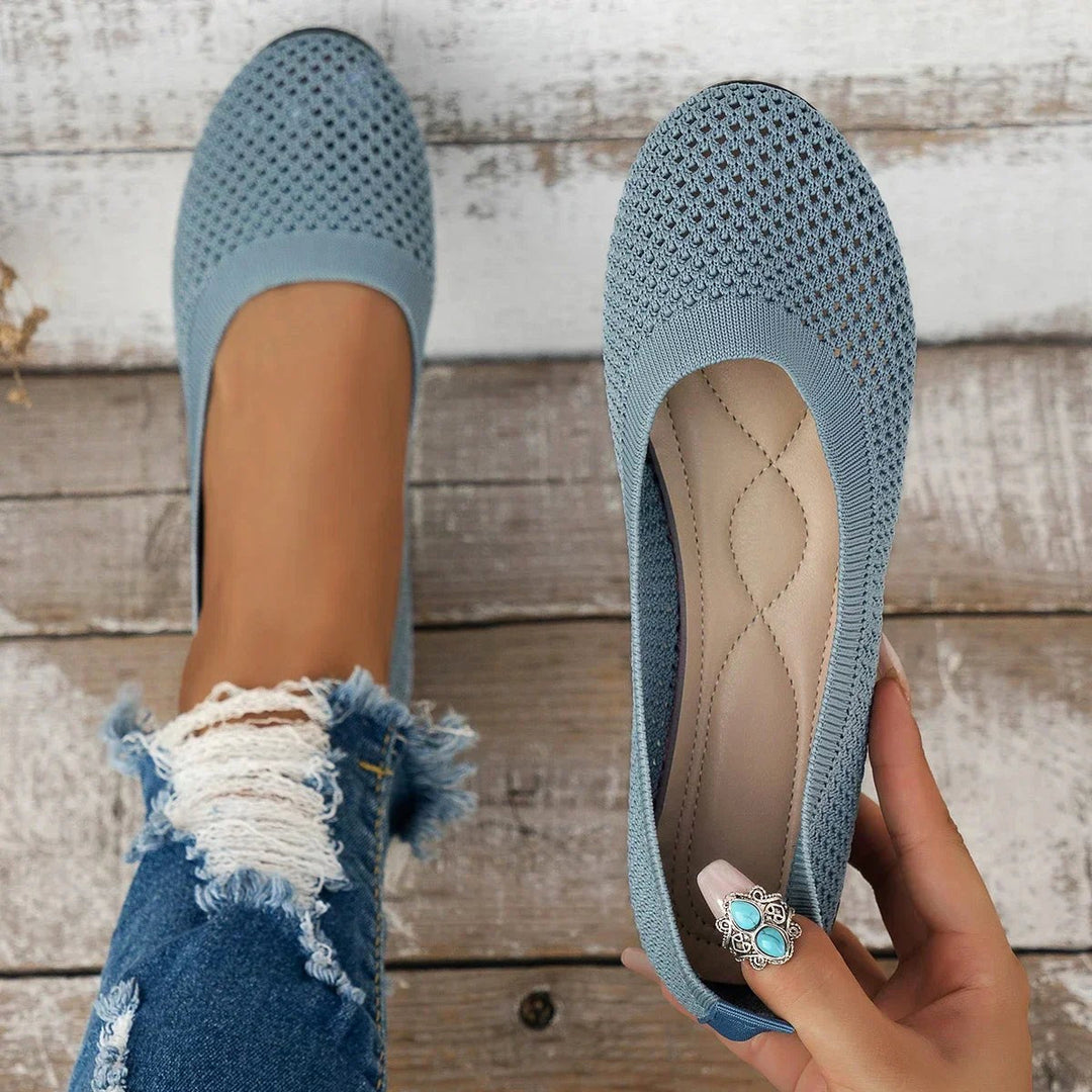Durable women's orthopaedic walking shoes for active ladies, anti-slip, supportive & cushioned.