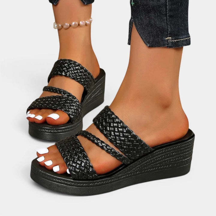 Silver Ainsley women's casual sandals, padded platform, slip-on comfort, trendy summer footwear.
