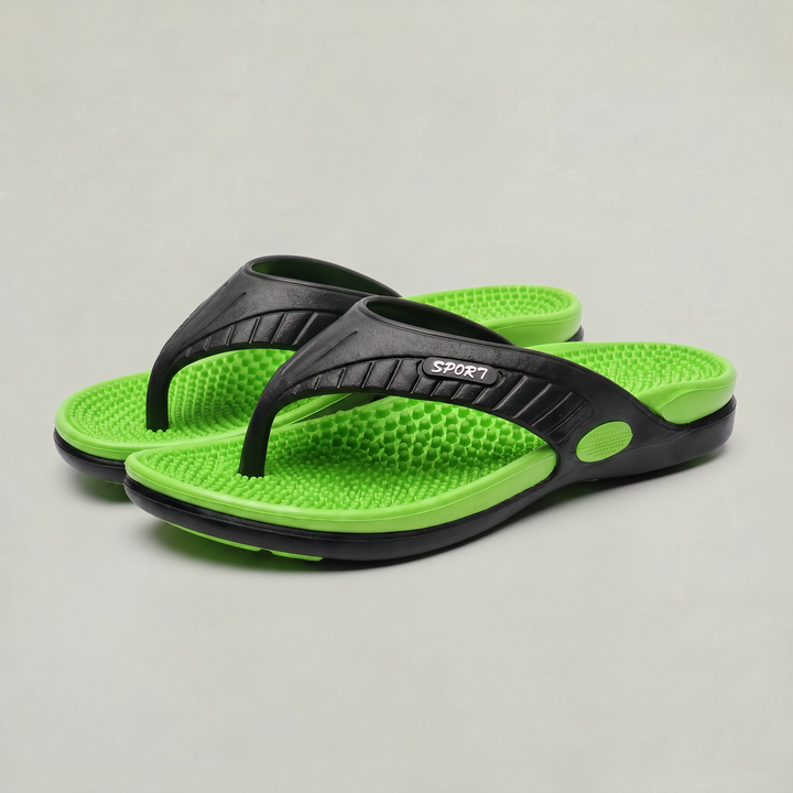 Comfortable men's thong sandals, durable summer footwear ideal for beach and casual wear.