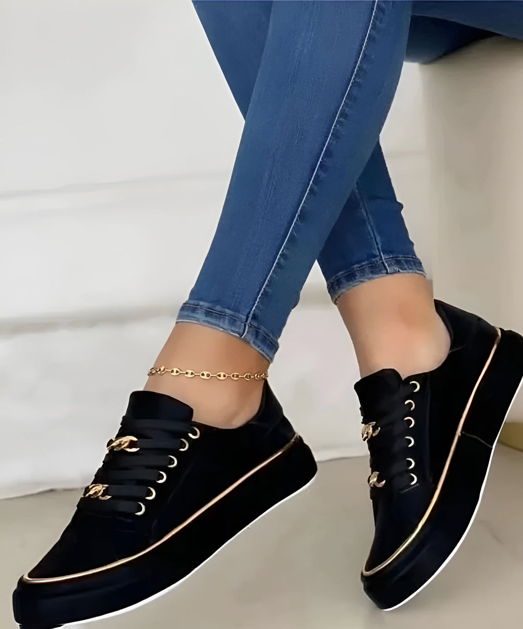 Women's Flatform Sneakers with Chain Detail