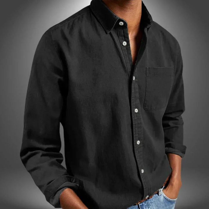 Timeless Men's Casual Shirt. Regular fit, breathable fabric & long sleeves make it a comfortable wardrobe essential.