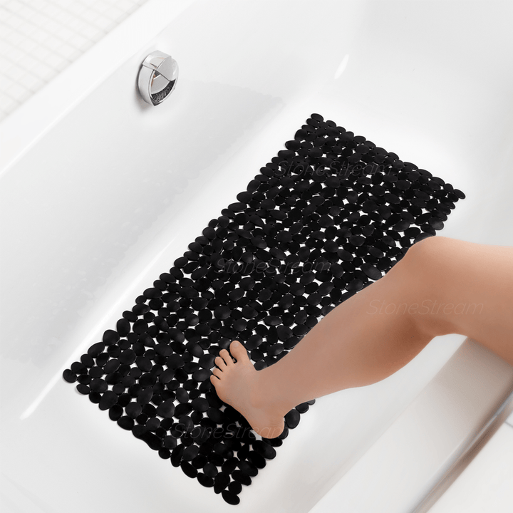 Reliable non-slip bath mat, essential for bathroom safety, easy to clean & quick-dry for daily use.
