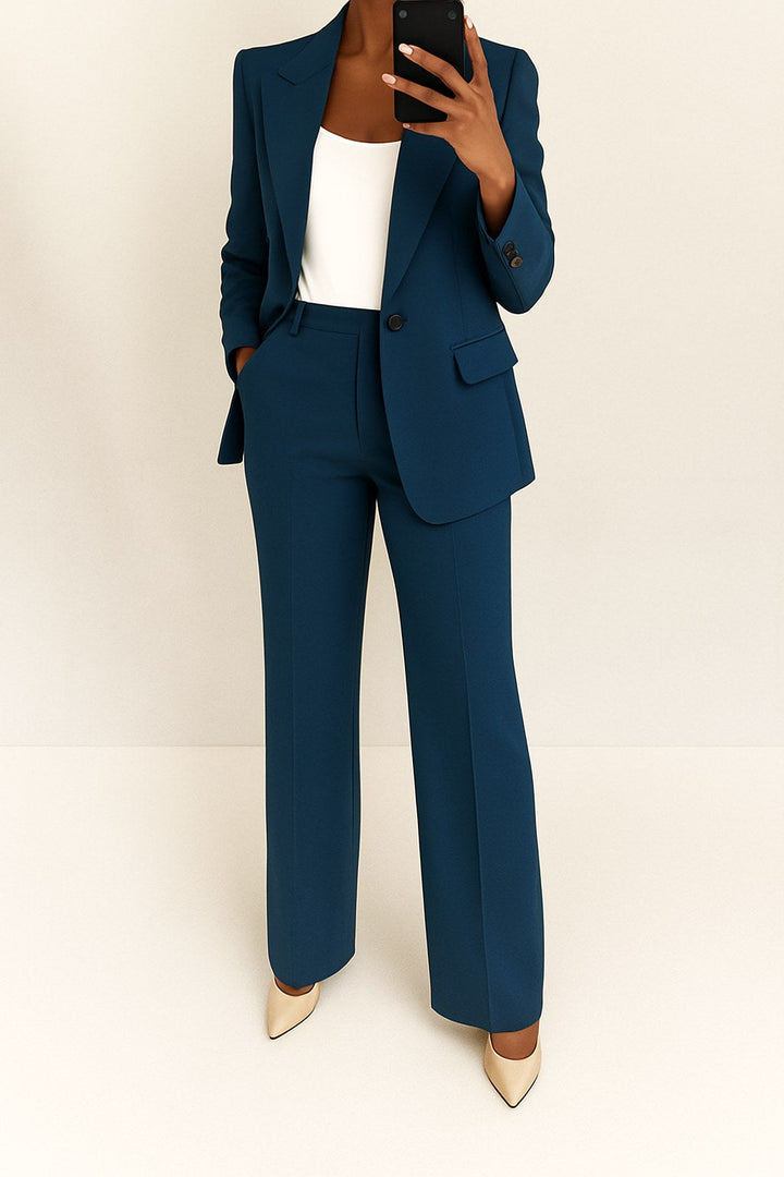 Modern women's wide-leg blazer suit. Two-piece set for professional events or stylish business casual occasions.