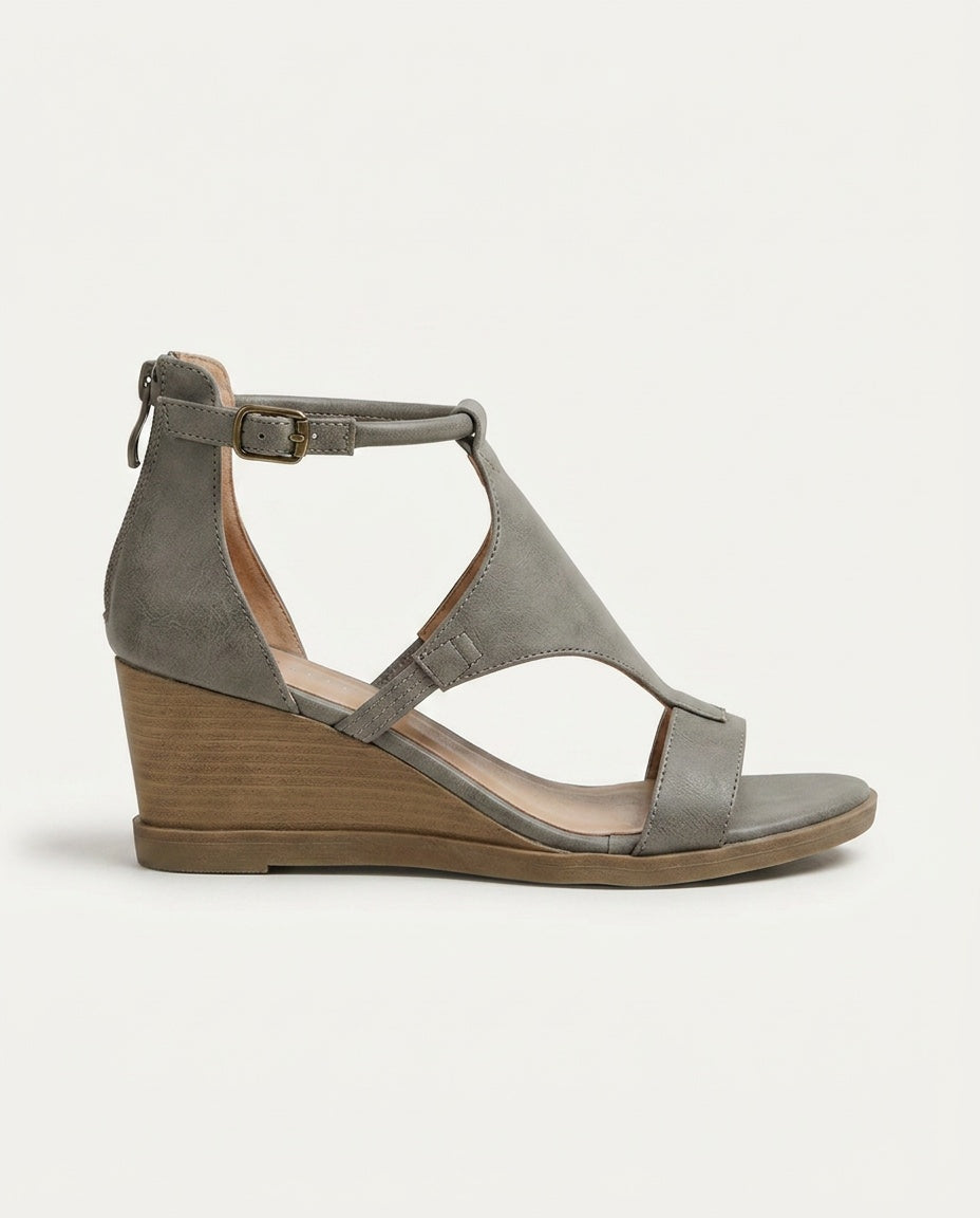 Elegant women's dress wedge sandals with strappy design. Ideal for summer events.
