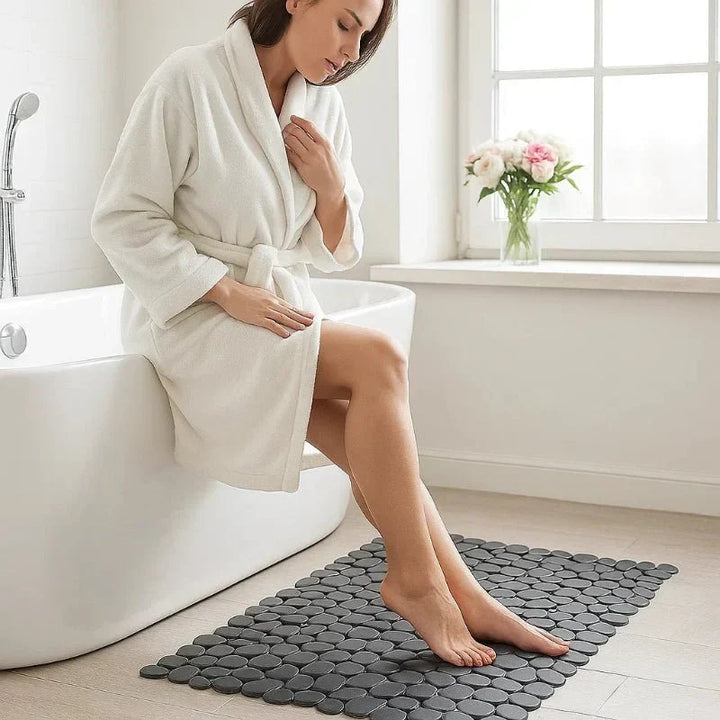 Hygienic, quick-dry anti-slip shower mat for comprehensive bathroom safety and comfort. Durable PVC.