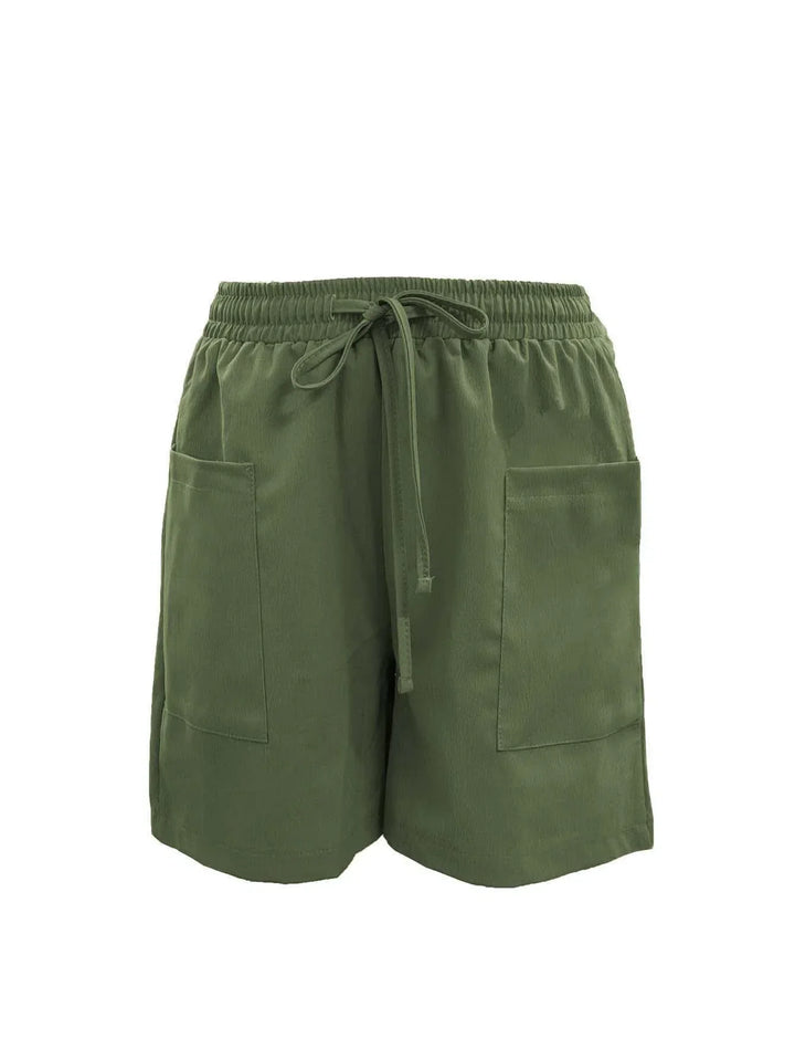 Comfortable women's bermuda shorts with relaxed fit & drawstring waist, ideal for everyday style.