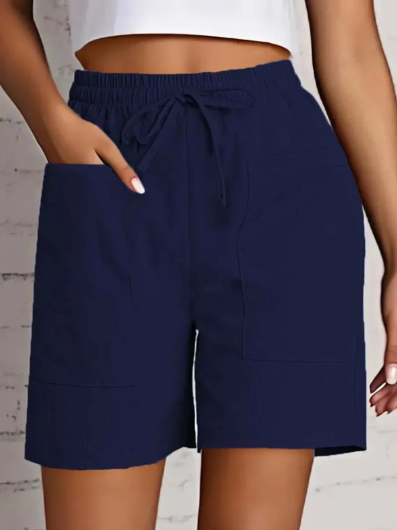 Effortless women's casual bermuda shorts, versatile for daily wear, relaxed activities & summer style.