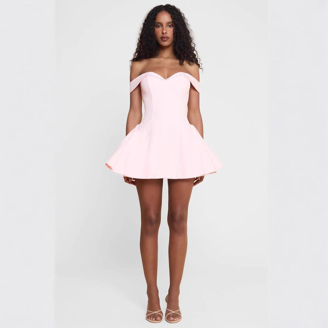 Feminine off-shoulder tube dress for women, with a flattering slim fit. Elegant solid color, perfect for summer parties.