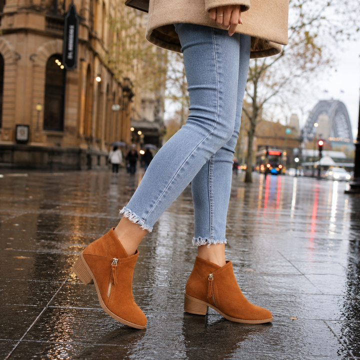 Fall/winter women's orthopedic Chelsea boots, cushioned for all-day warmth & comfort.