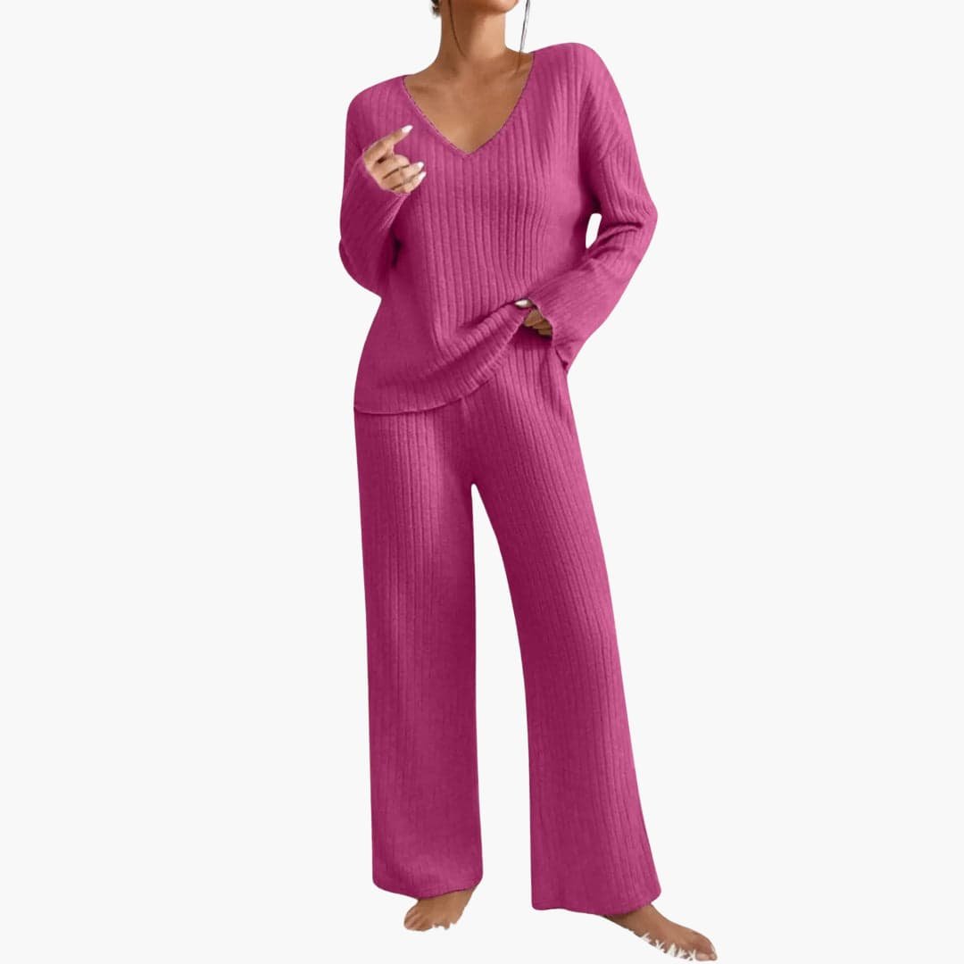 Soft ribbed women's loungewear set. Cozy long sleeve top & straight leg pants for relaxed fashion.
