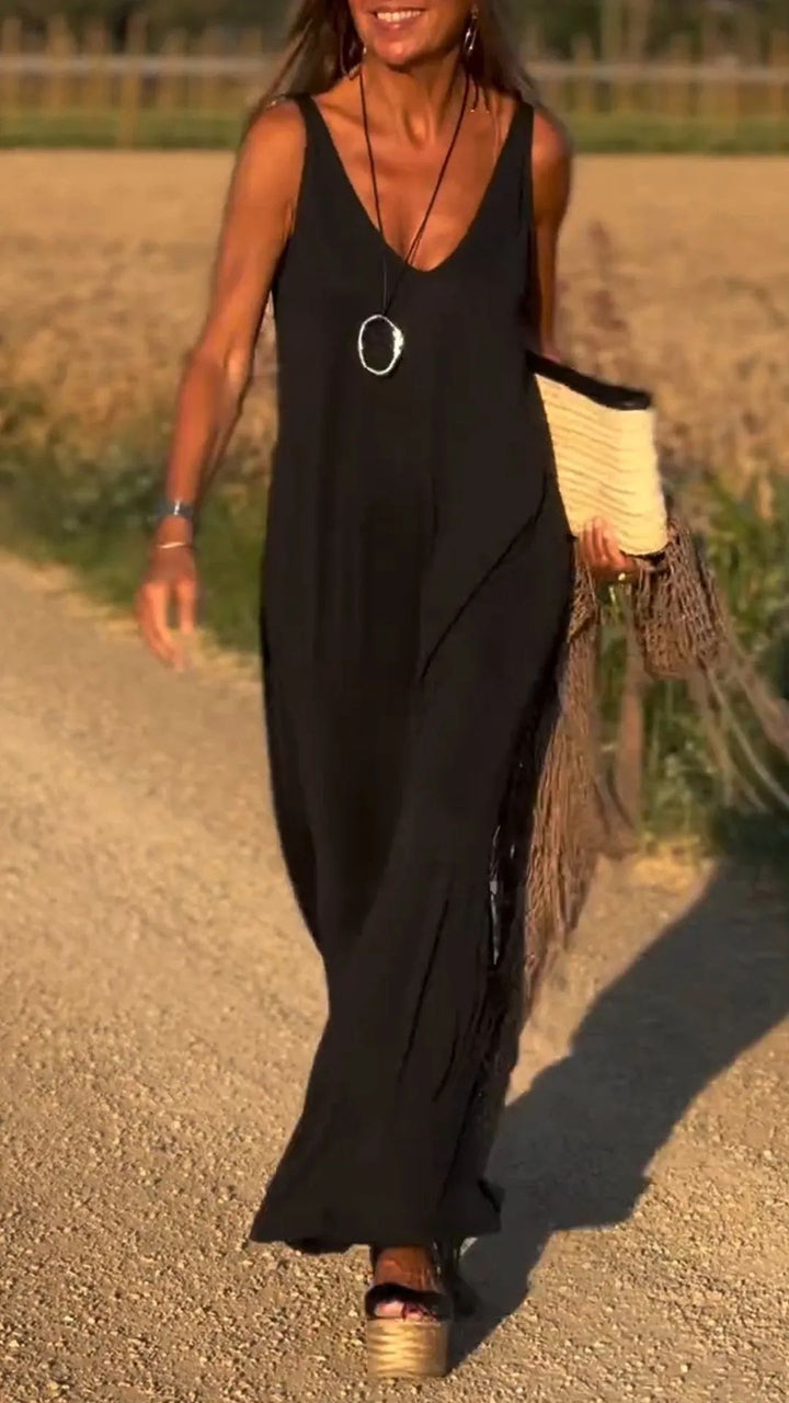 Women's versatile long summer dress, sleeveless and flowy for ultimate comfort & style.
