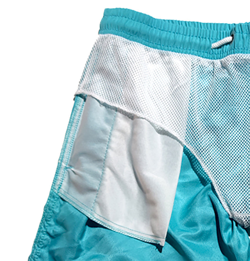 Relaxed men's quick-dry swim shorts, ideal for active beach days, pool, or summer vacation.