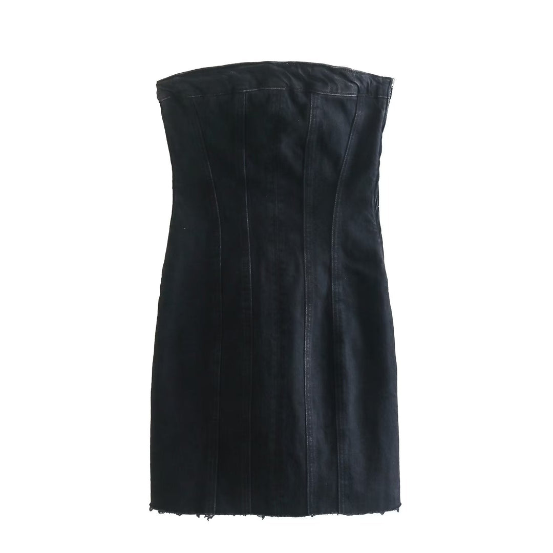 Comfortable and chic women's strapless denim mini dress. Ideal for casual day wear or an evening party.