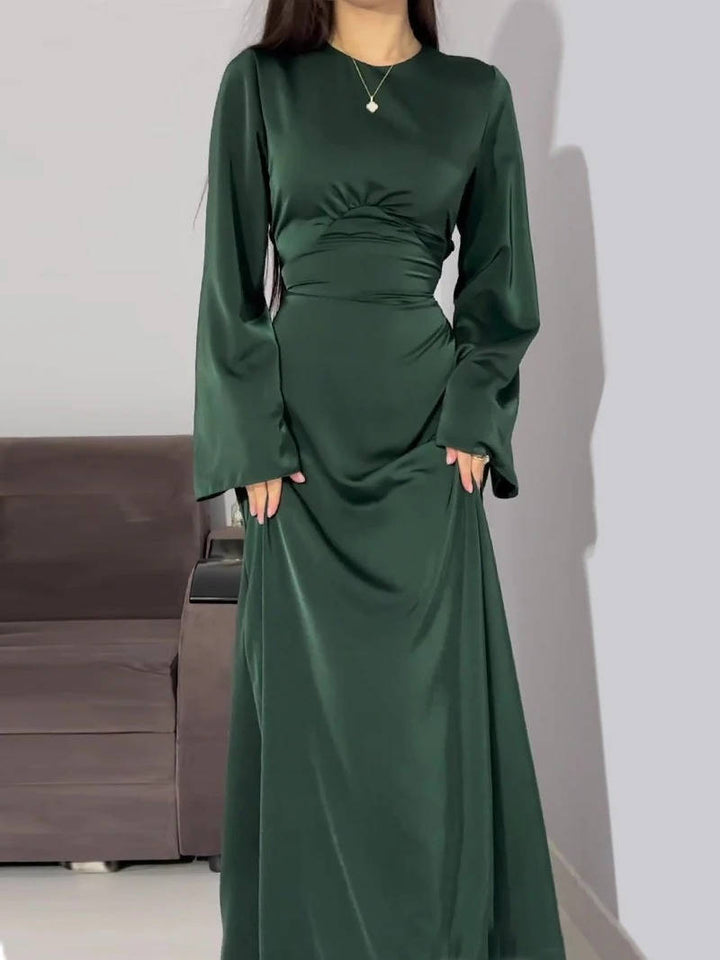 Chic women's formal maxi dress, featuring sophisticated flared sleeves for an elegant look.