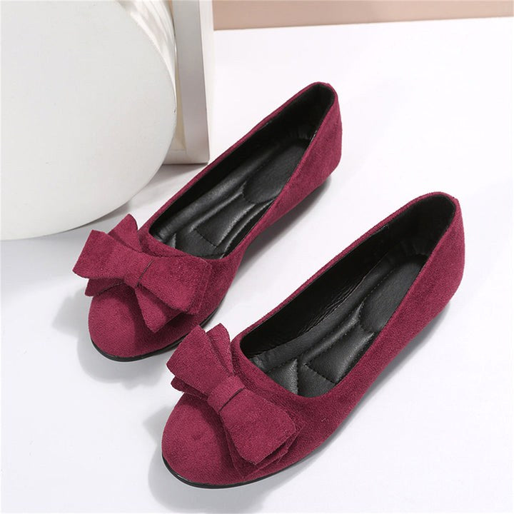 Stylish women's orthopaedic walking shoes. Provides exceptional comfort and support for healthy feet.