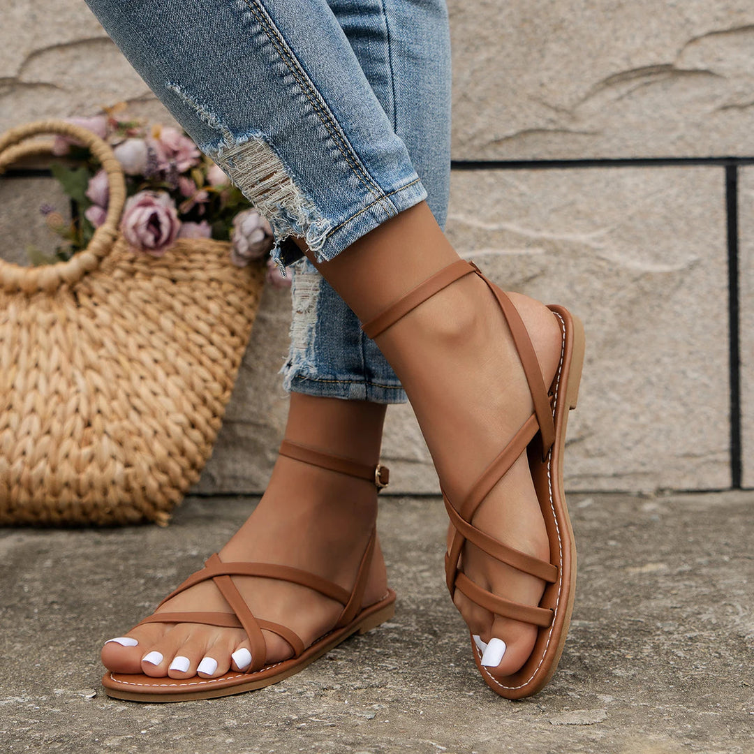 Chic casual Roman sandals for women, available in black and brown