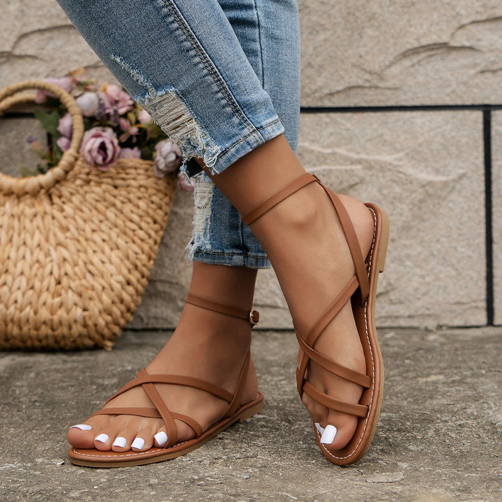 Chic casual Roman sandals for women, available in black and brown