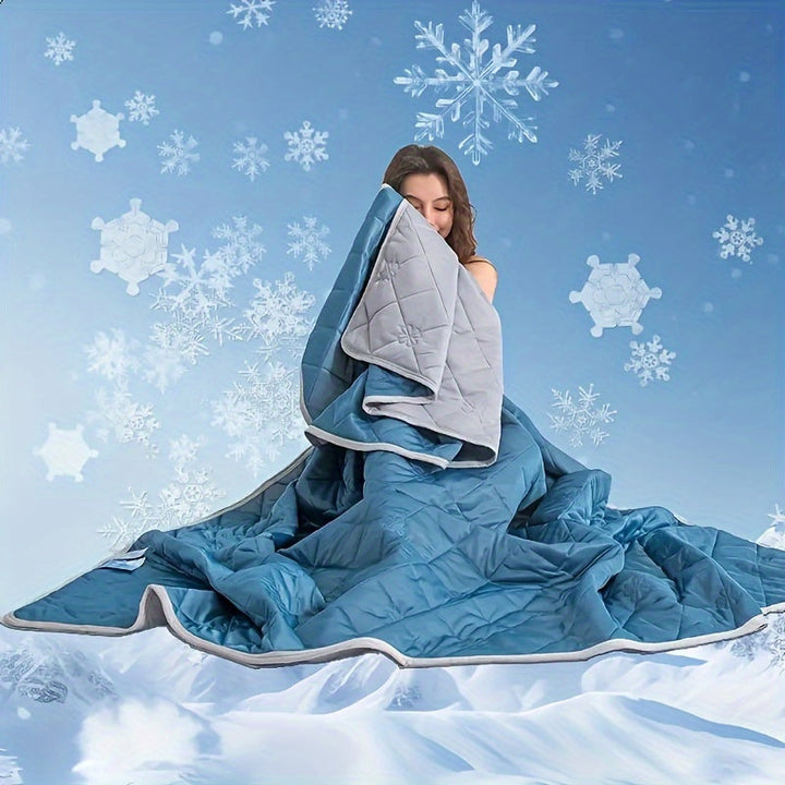 Reversible cooling summer blanket, lightweight & breathable. Perfect for warm nights and comfortable sleep.