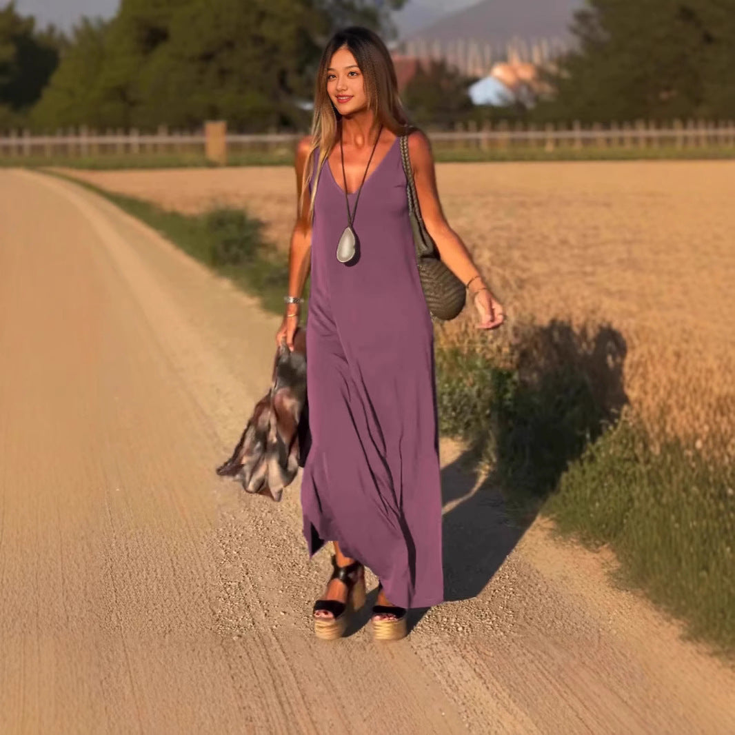 Flowy women's elegant sleeveless maxi dress, ideal for summer fashion & comfort.