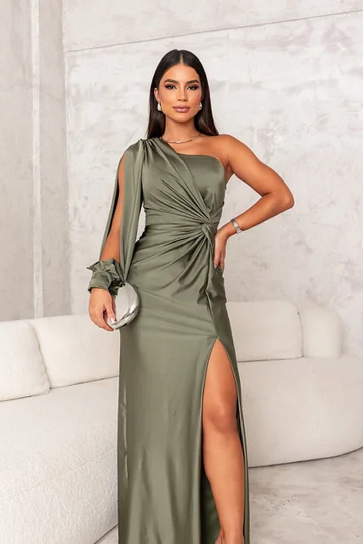 Sophisticated Leony women's evening dress, ideal for a chic party look & refined style.