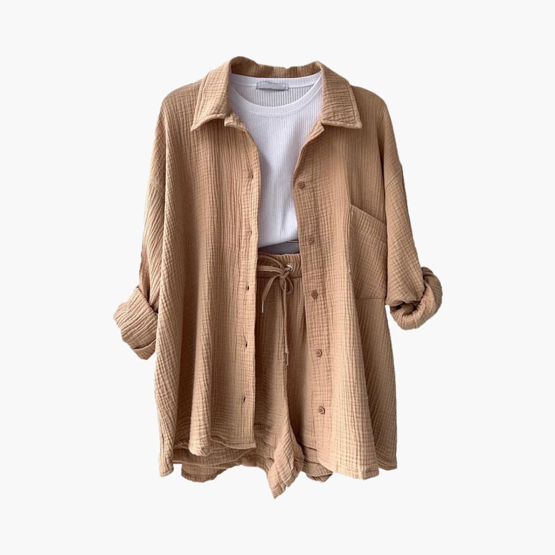 Comfortable women's loungewear two piece shorts set, relaxed fit, ideal for casual spring & summer fashion.