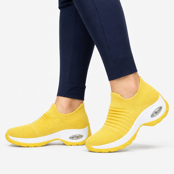 Women's non-slip work shoes, designed for nurses, offering comfort, support & durability.