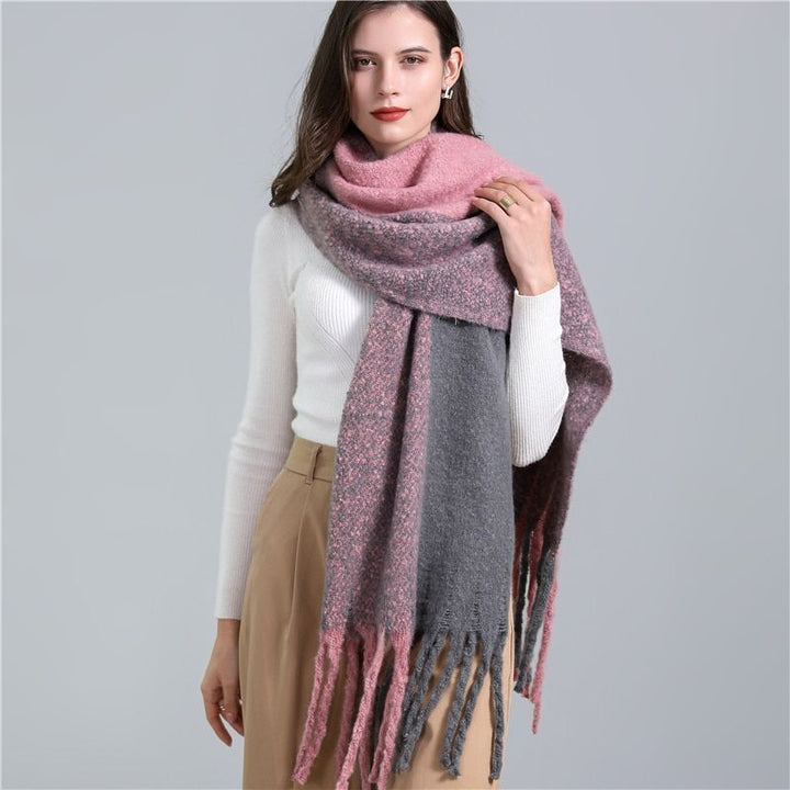 Ultra-soft women's checked winter scarf, luxurious & warm, ensuring comfort and style in cold weather.