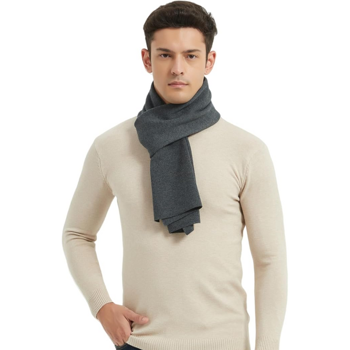 Soft & warm men's cashmere winter scarf, ideal for comfort and cold protection.