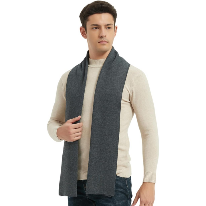 High-quality men's luxury cashmere scarf, a must-have for winter fashion.